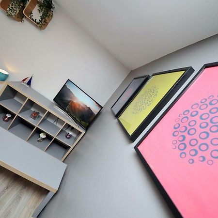 Stone'S Throw City Centre - Tv In Every Bedroom! Swansea Exterior foto