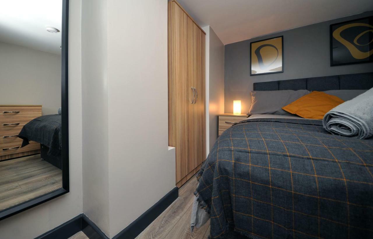 Stone'S Throw City Centre - Tv In Every Bedroom! Swansea Exterior foto